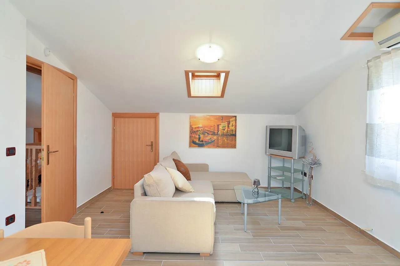 Apartment Kapelica 870 Juricev Kal